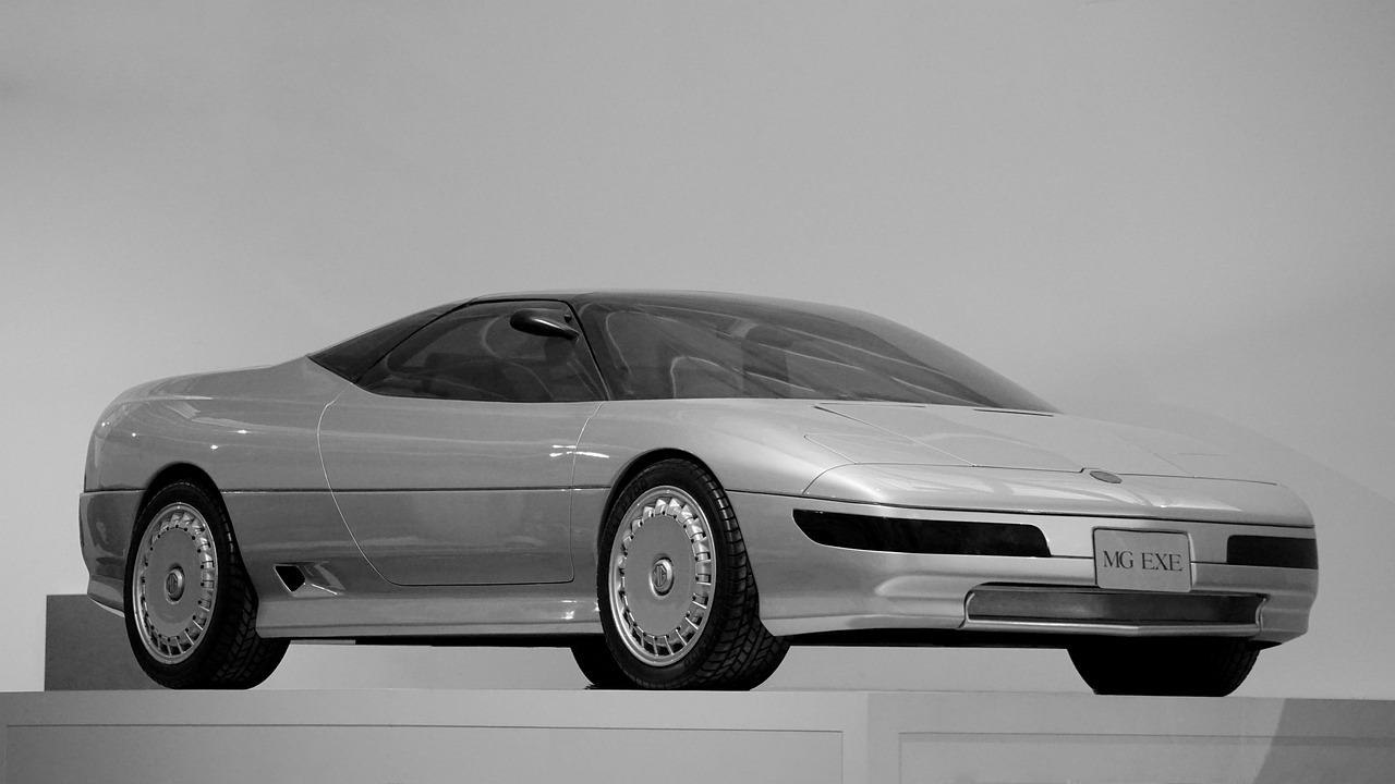 領(lǐng)克03 EM-F與03，新時(shí)代轎車無(wú)限可能的探索之旅