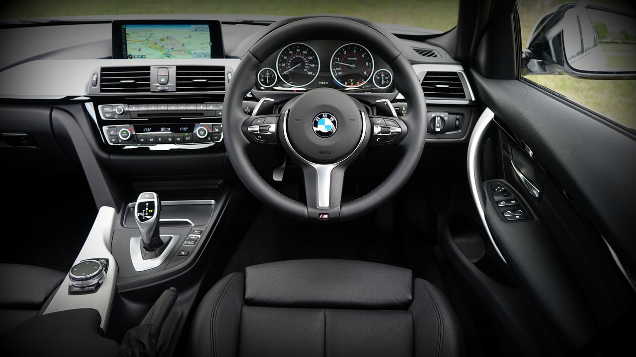 BMW 5系525i運(yùn)動版豪華轎車深度解析
