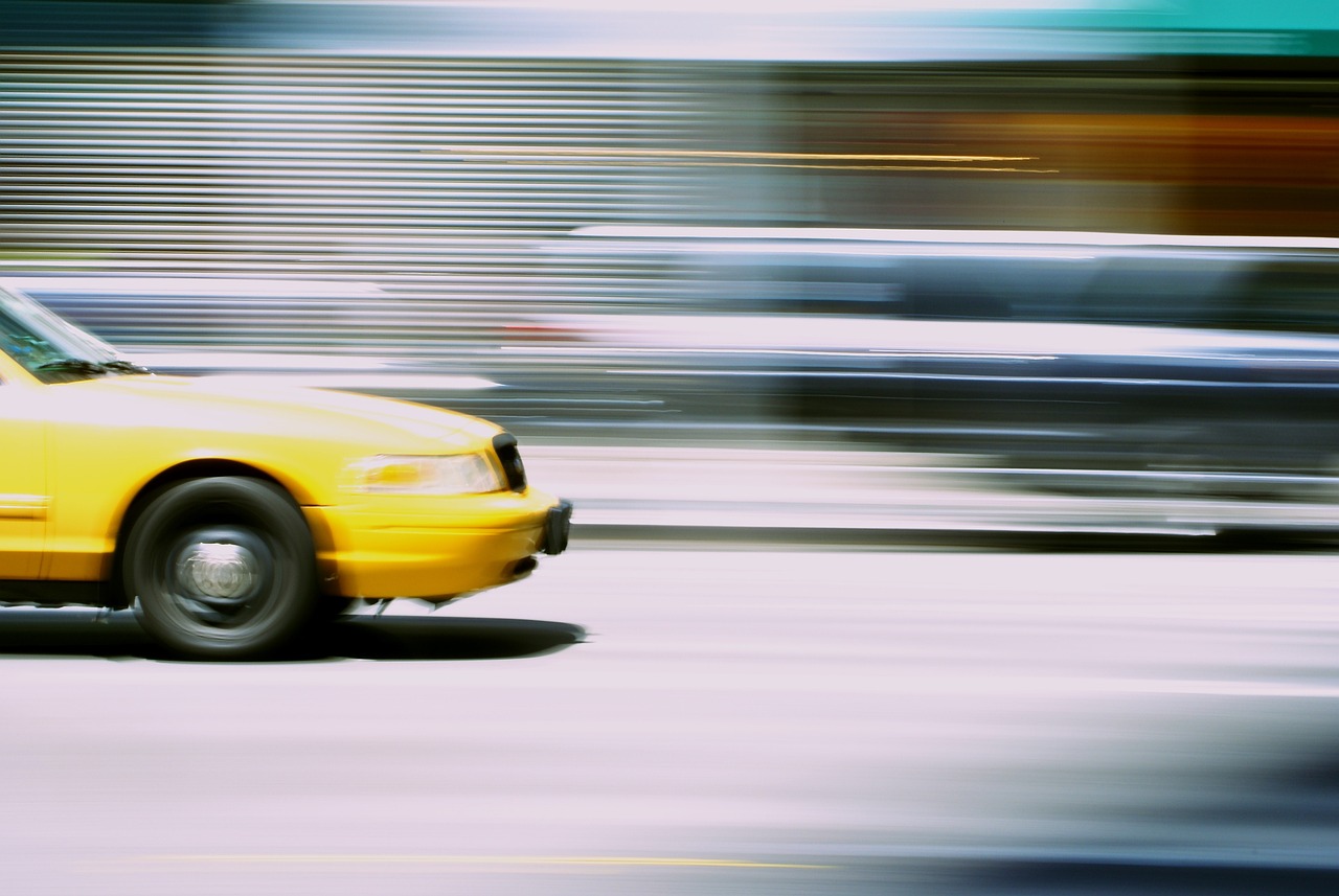 駕馭未來，探索高速之旅的2025款性能科技版汽車風采